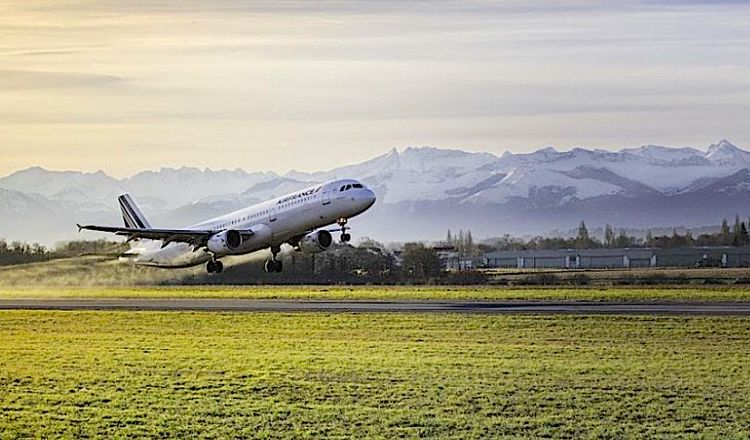 INFLUENCES ? – Le 65 s’inquiète des interventions de Bayrou sur les aéroports